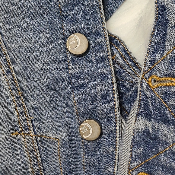 Cato Jean Jacket w/ Front Button Pockets - Picture 4 of 6